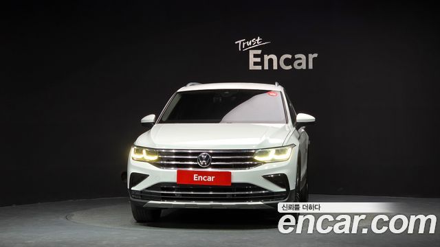Volkswagen Tiguan (II) 2.0 TDI 4-Motion Premium 2022 — фото 3