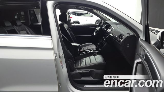 Volkswagen Tiguan (II) 2.0 TDI 4-Motion Premium 2022 — фото 10