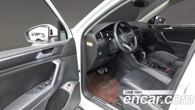 Volkswagen Tiguan (II) 2.0 TDI 4-Motion Premium 2022 — фото 11
