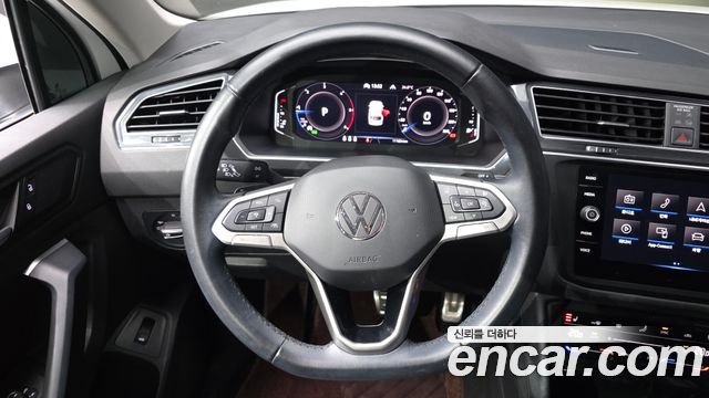 Volkswagen Tiguan (II) 2.0 TDI 4-Motion Premium 2022 — фото 13