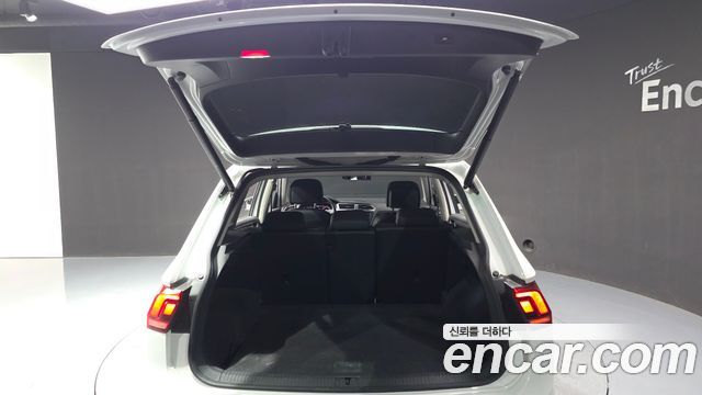 Volkswagen Tiguan (II) 2.0 TDI 4-Motion Premium 2022 — фото 20