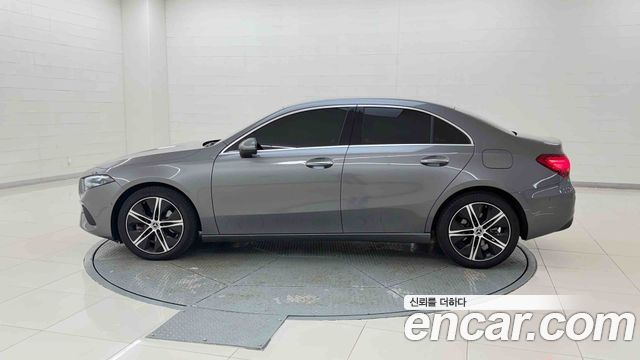 Mercedes-Benz A-Class (W177) A220 Sedan 2025 — фото 2