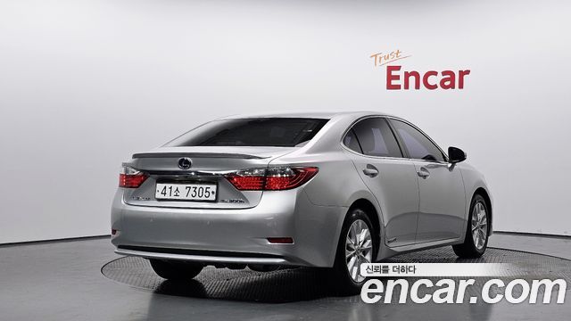 Lexus ES300h Supreme XV60 2013 — фото 2