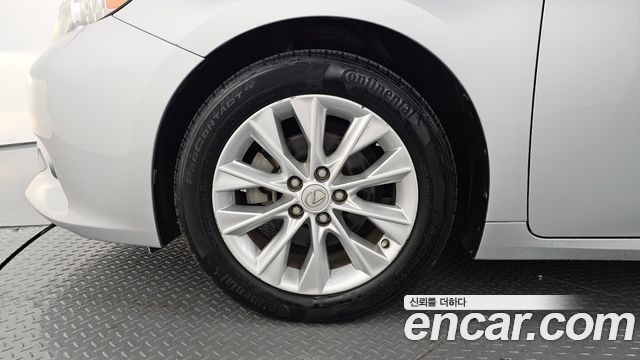 Lexus ES300h Supreme XV60 2013 — фото 5