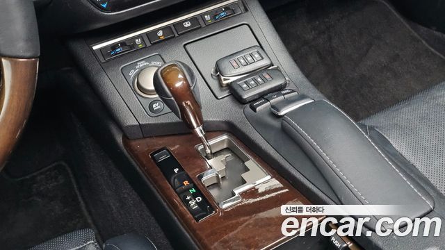 Lexus ES300h Supreme XV60 2013 — фото 9