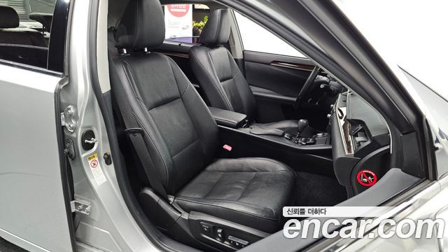 Lexus ES300h Supreme XV60 2013 — фото 10