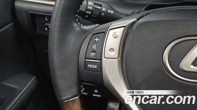 Lexus ES300h Supreme XV60 2013 — фото 17