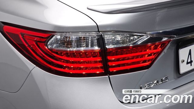 Lexus ES300h Supreme XV60 2013 — фото 23