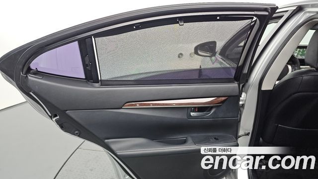 Lexus ES300h Supreme XV60 2013 — фото 25