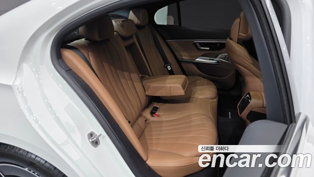 Mercedes-Benz E-Class (W214) E300 4MATIC AMG Line 2026 — фото 11