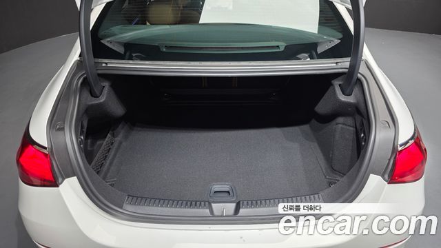 Mercedes-Benz E-Class (W214) E300 4MATIC AMG Line 2026 — фото 19