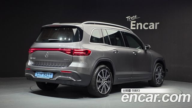 Mercedes-Benz EQB (X243) EQB300 4MATIC AMG Line 2026 — фото 2