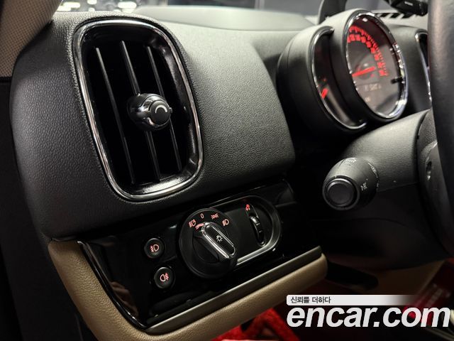 MINI Cooper D Countryman ALL4 HIGH 2nd 2018 — фото 16