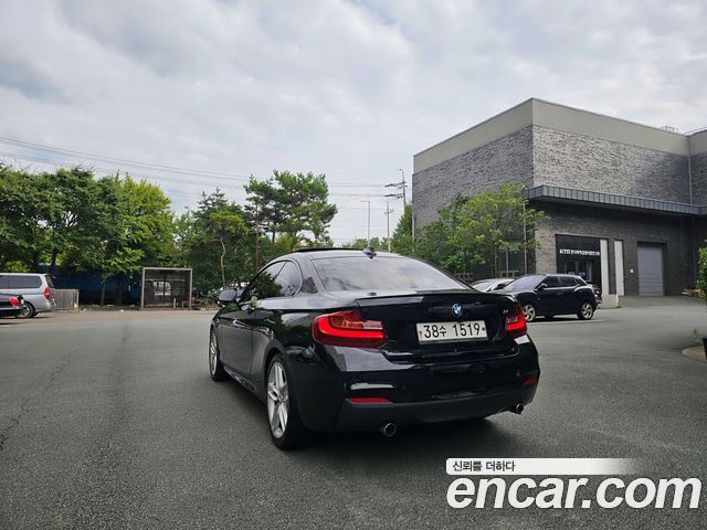 BMW 2 Series (F22) 220d M Sport Coupe 2014 — фото 4