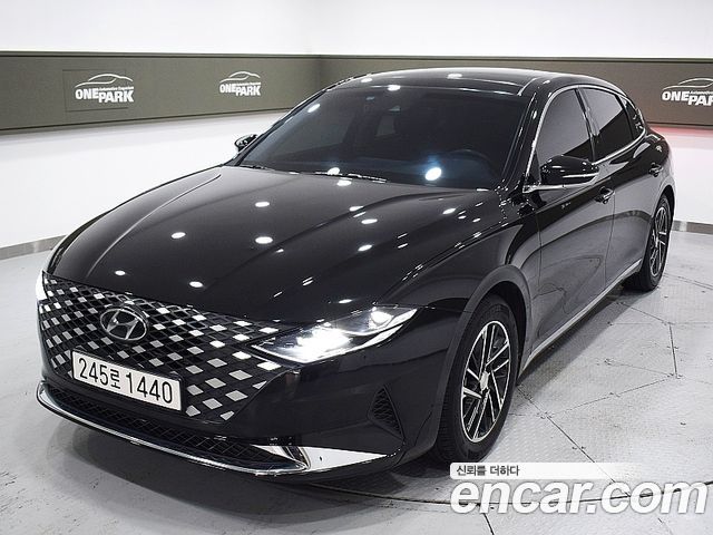 Hyundai Grandeur (IG) 3.0 LPi Rent Car Modern
