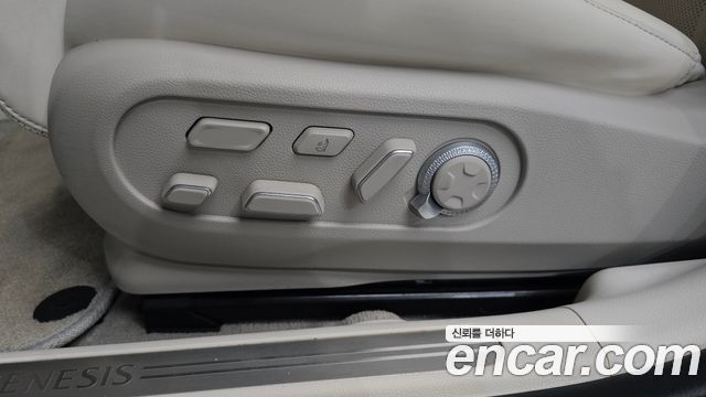 Genesis GV60 Standard 2022 — фото 31
