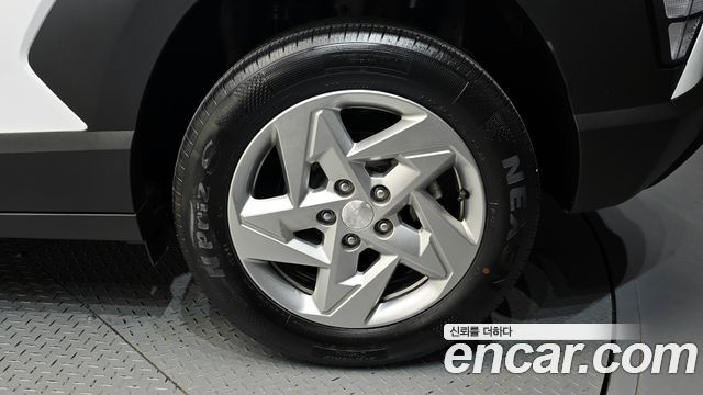 Hyundai Kona (SX2) Gasoline 2.0 2WD Modern 2023 — фото 21