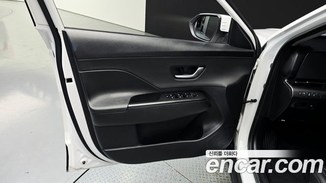 Hyundai Kona (SX2) Gasoline 2.0 2WD Modern 2023 — фото 24