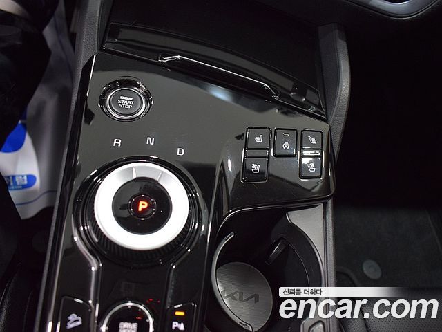 Kia Sportage (V) Diesel 2.0 2WD Nobleless 2022 — фото 22