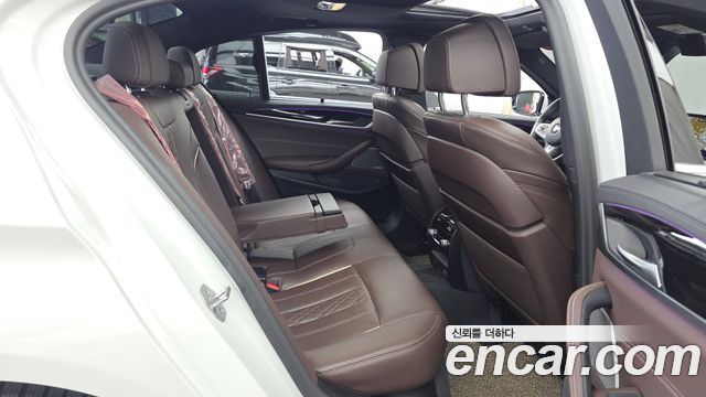 BMW 5 Series (G30) 530i M Sport Package 2023 — фото 12