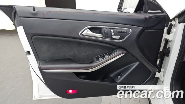 Mercedes-Benz CLA-Class (C117) CLA45 AMG 4MATIC 2019 — фото 24
