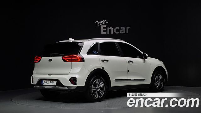 Kia Niro 1.6 HEV Prestige 2021 — фото 2