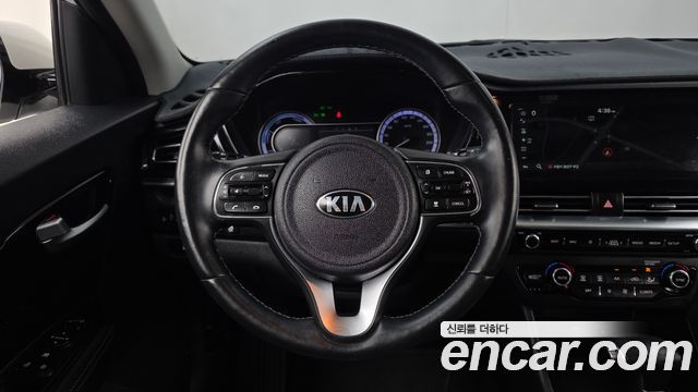 Kia Niro 1.6 HEV Prestige 2021 — фото 13