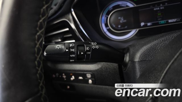 Kia Niro 1.6 HEV Prestige 2021 — фото 27