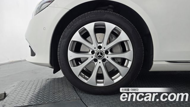 Mercedes-Benz E-Class (W213) E300 4MATIC Exclusive 2019 — фото 5