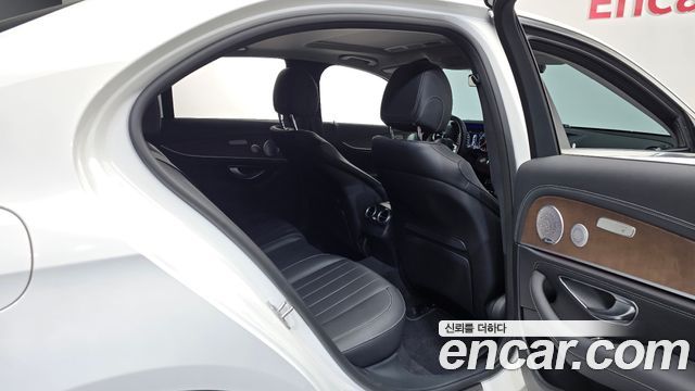 Mercedes-Benz E-Class (W213) E300 4MATIC Exclusive 2019 — фото 11