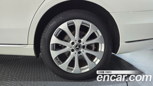 Mercedes-Benz E-Class (W213) E300 4MATIC Exclusive 2019 — фото 21