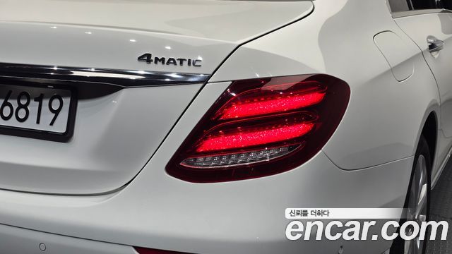 Mercedes-Benz E-Class (W213) E300 4MATIC Exclusive 2019 — фото 23