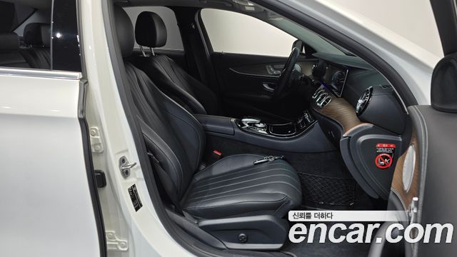 Mercedes-Benz E-Class (W213) E300 4MATIC Exclusive 2019 — фото 26