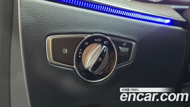 Mercedes-Benz E-Class (W213) E300 4MATIC Exclusive 2019 — фото 27