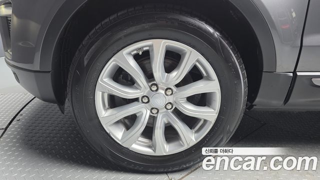 Land Rover Range Rover Evoque 2.0 TD4 SE 2018 — фото 5