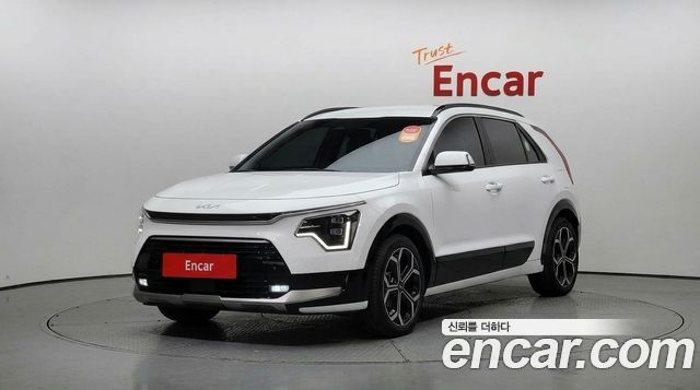 Kia Niro Prestige 2022 — фото 1
