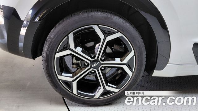 Kia Niro Prestige 2022 — фото 5