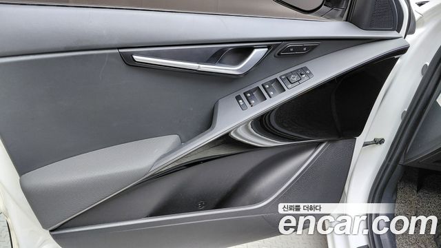 Kia Niro Prestige 2022 — фото 25