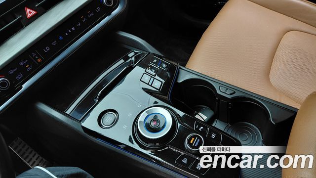 Kia Sportage Hybrid (V) Signature 4WD 2023 — фото 9