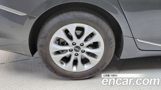 Kia K8 2.5 Gasoline 2WD Noblesse 2023 — фото 5