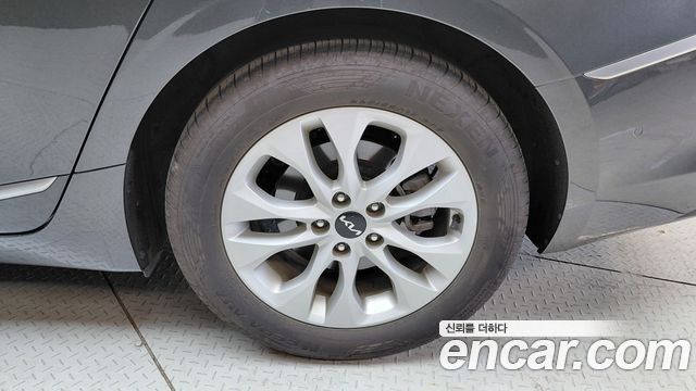 Kia K8 2.5 Gasoline 2WD Noblesse 2023 — фото 21