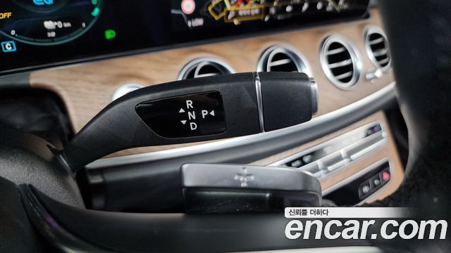 Mercedes-Benz E-Class (W213) E300e 4MATIC Exclusive 2021 — фото 9