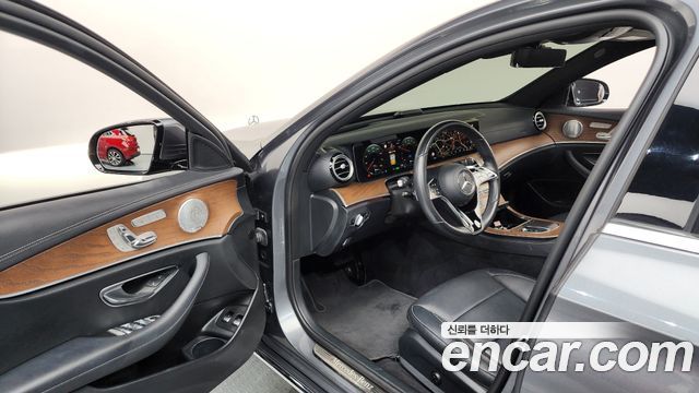 Mercedes-Benz E-Class (W213) E300e 4MATIC Exclusive 2021 — фото 10