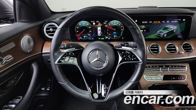 Mercedes-Benz E-Class (W213) E300e 4MATIC Exclusive 2021 — фото 13