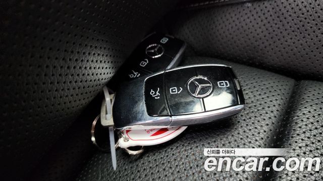 Mercedes-Benz E-Class (W213) E300e 4MATIC Exclusive 2021 — фото 15