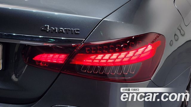 Mercedes-Benz E-Class (W213) E300e 4MATIC Exclusive 2021 — фото 23