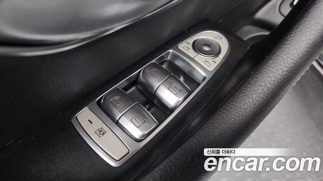 Mercedes-Benz E-Class (W213) E300e 4MATIC Exclusive 2021 — фото 29