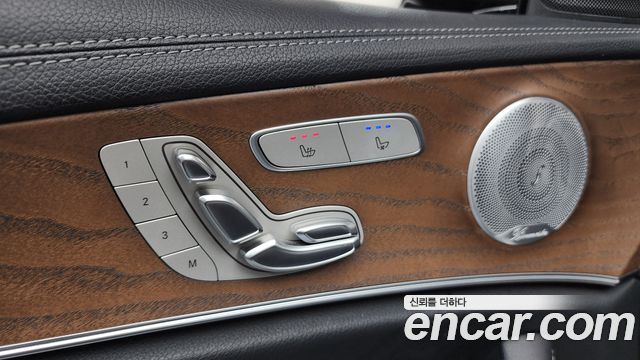 Mercedes-Benz E-Class (W213) E300e 4MATIC Exclusive 2021 — фото 30