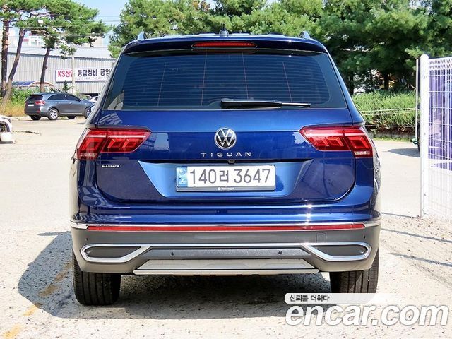 Volkswagen Tiguan Allspace 2.0 TSI Prestige 2023 — фото 4