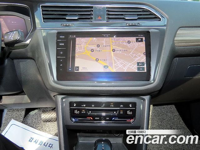 Volkswagen Tiguan Allspace 2.0 TSI Prestige 2023 — фото 17